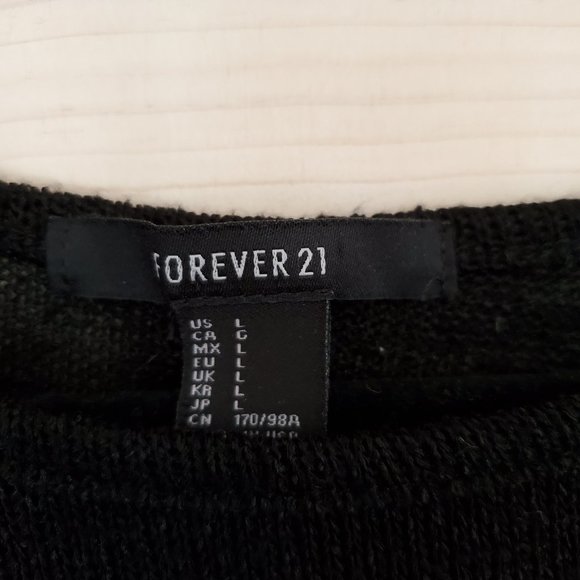 💥2/$30💥 Thin knitted top w bat-wing 3/4 sleeves - Picture 2 of 4